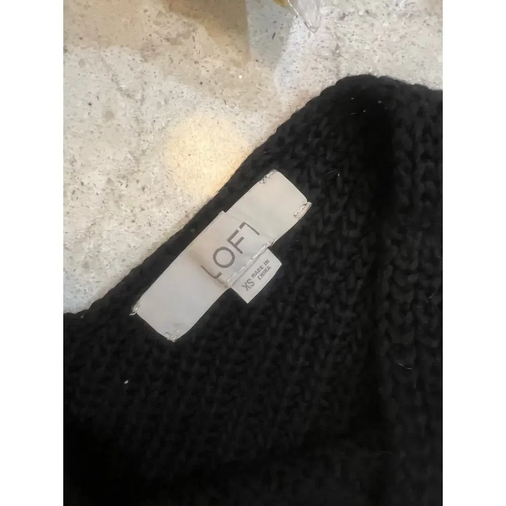 V-Nevk Sweater Tank - Picture 6 of 6